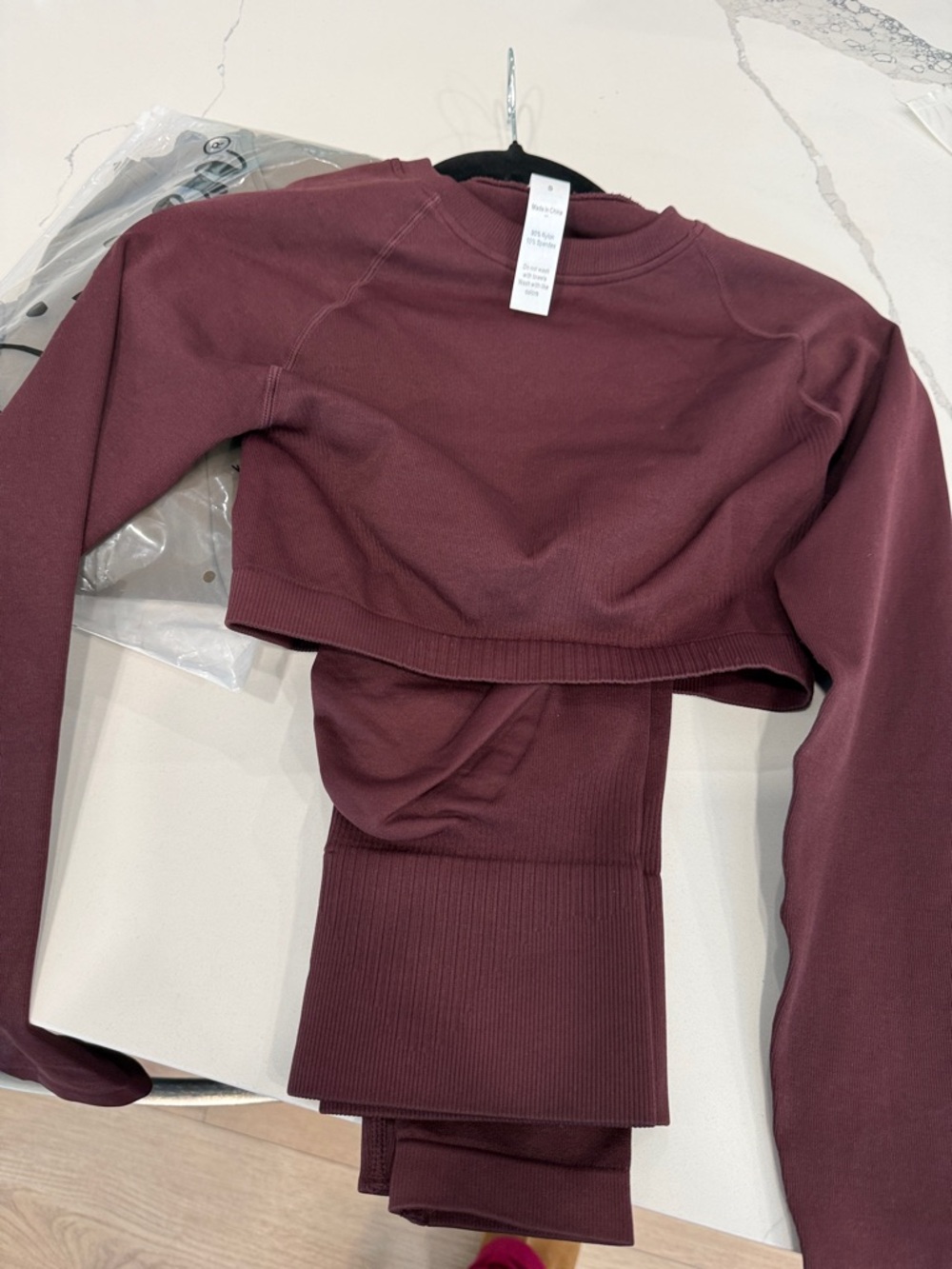 Seamless High-Waist Berry Leggings & Crop Top Set - Picture 2 of 2